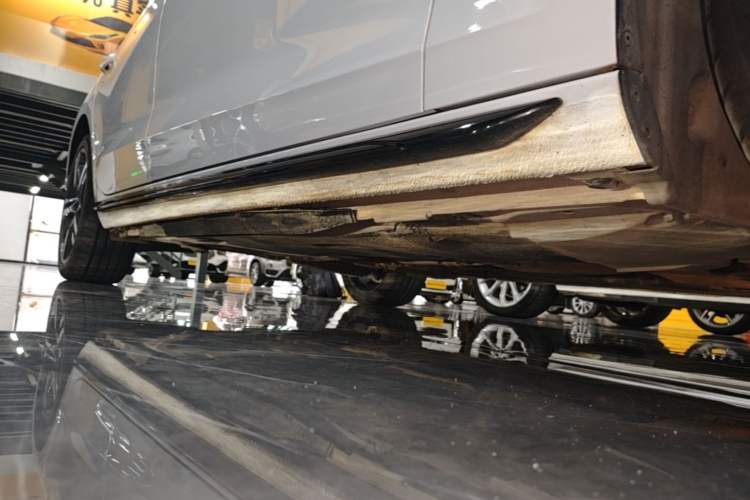 Used Audi A4L 2022 40 TFSI Luxury Dynamic Model Right Side Sill