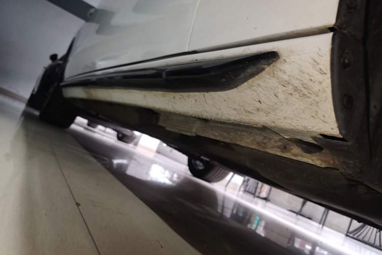 Used Audi A4L 2022 40 TFSI Luxury Dynamic Model Right Side Sill