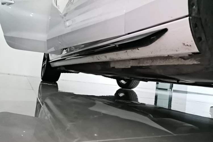 Used Audi A4L 2022 40 TFSI Luxury Dynamic Model Right Side Sill