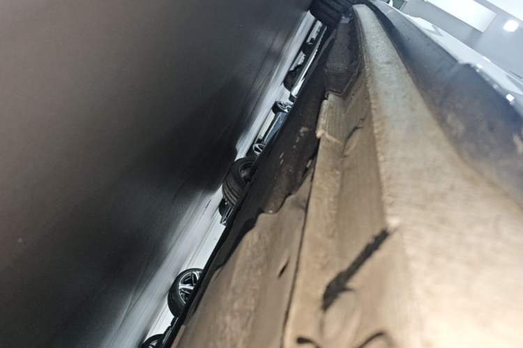 Used Audi A4L 2022 40 TFSI Luxury Dynamic Model Right Side Sill