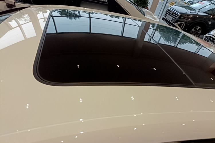 Used Audi A4L 2022 40 TFSI Luxury Dynamic Model Roof