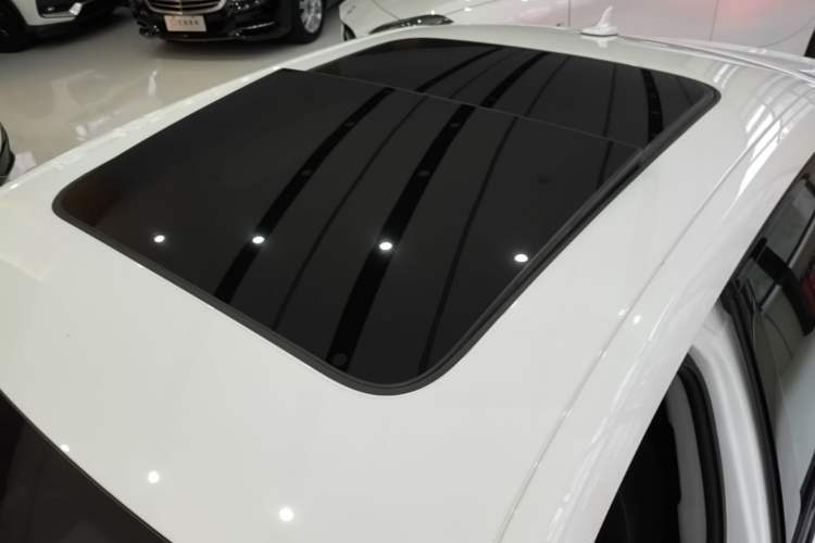 Used Audi A4L 2022 40 TFSI Luxury Dynamic Model Roof