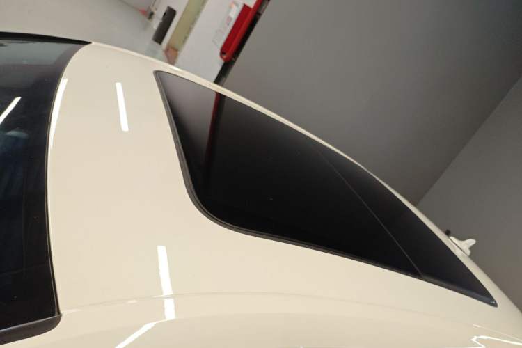 Used Audi A4L 2022 40 TFSI Luxury Dynamic Model Roof