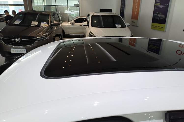 Used Audi A4L 2022 40 TFSI Luxury Dynamic Model Roof