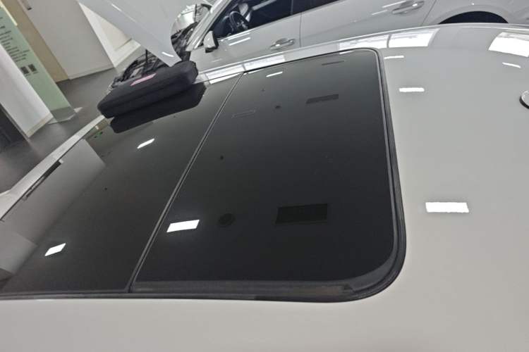 Used Audi A4L 2022 40 TFSI Luxury Dynamic Model Roof