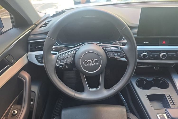 Used Audi A4L 2022 40 TFSI Fashion Dynamic Model Steering Wheel