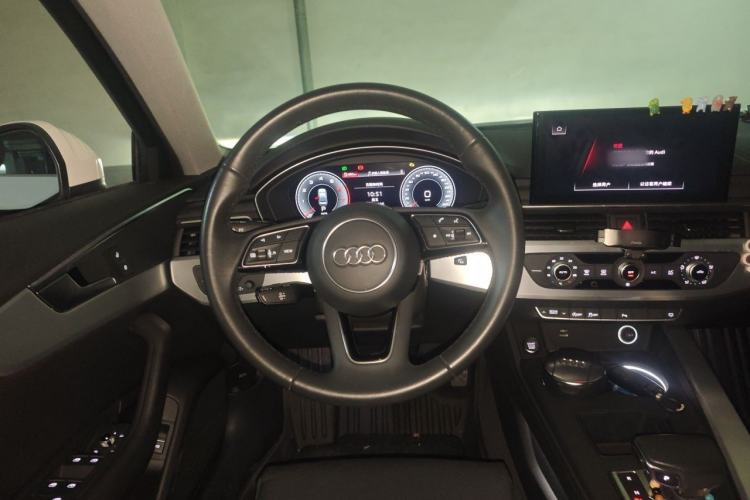 Used Audi A4L 2022 40 TFSI Fashion Dynamic Model Steering Wheel