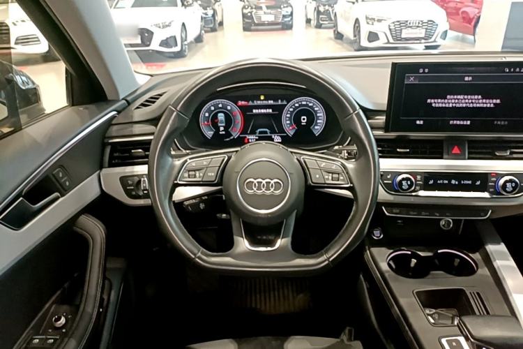 Used Audi A4L 2022 40 TFSI Luxury Dynamic Model Steering Wheel