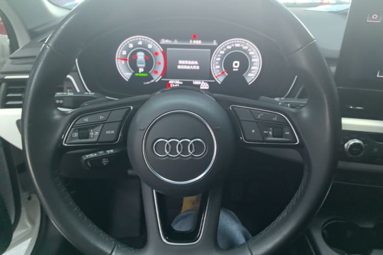 Used Audi A4L 2022 40 TFSI Fashion Dynamic Model Steering Wheel