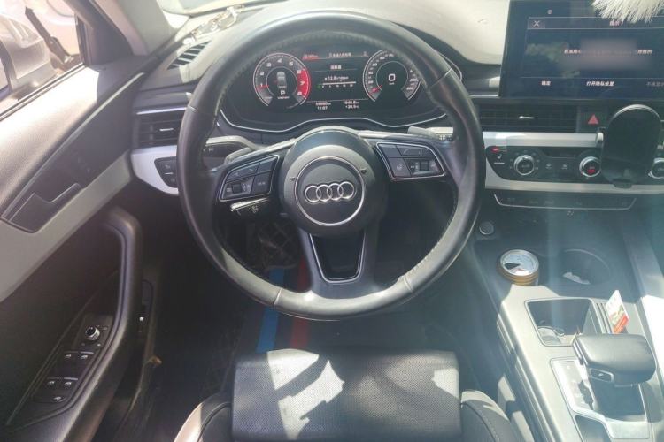 Used Audi A4L 2022 40 TFSI Fashion Dynamic Model Steering Wheel