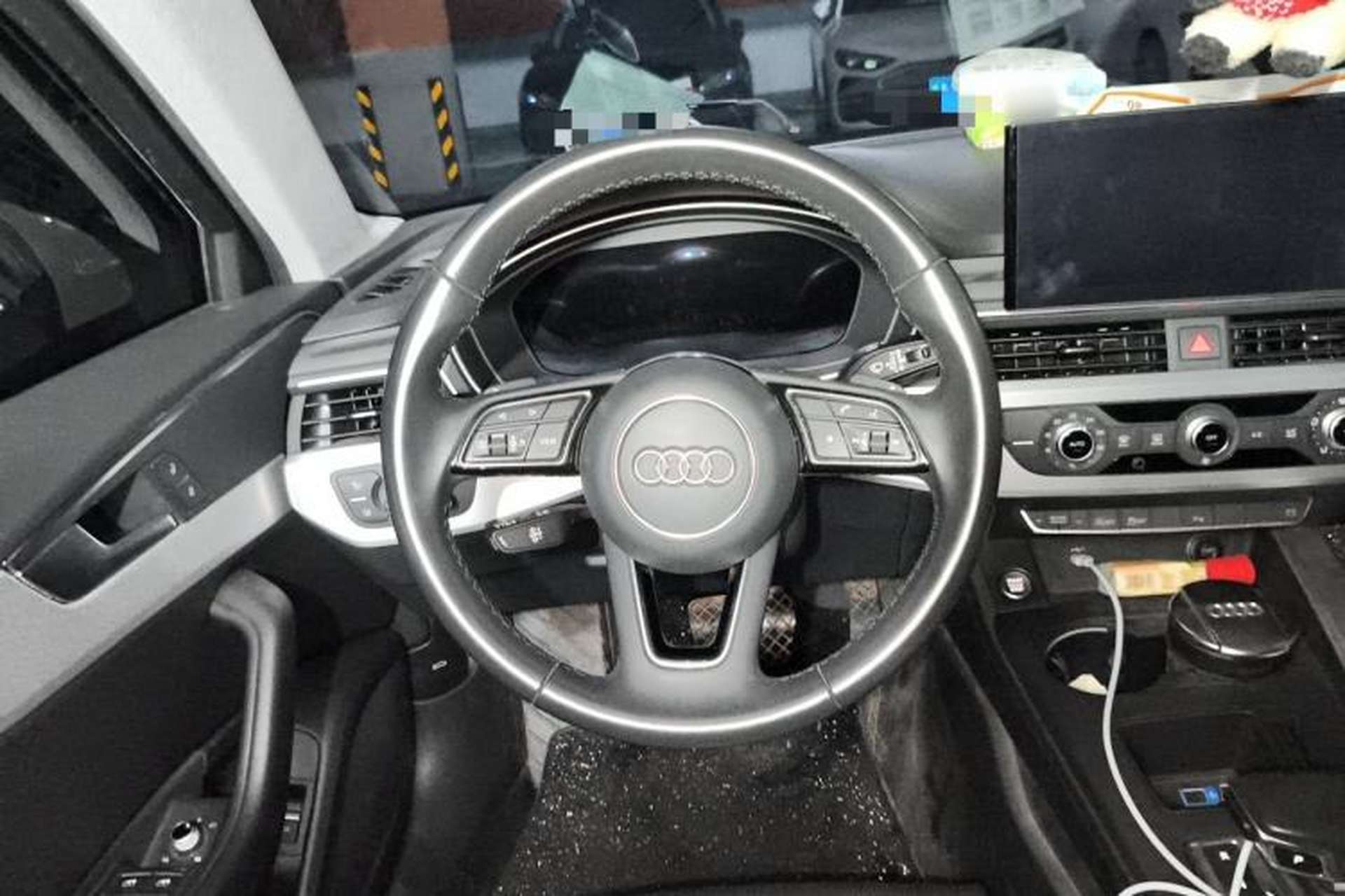 Used Audi A4L 2022 40 TFSI Fashion Dynamic Model Steering Wheel