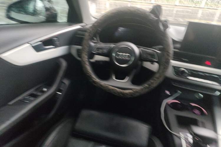Used Audi A4L 2022 40 TFSI Fashion Dynamic Model Steering Wheel