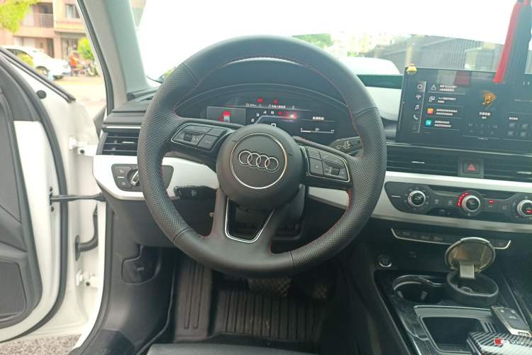 Used Audi A4L 2022 40 TFSI Fashion Dynamic Model Steering Wheel