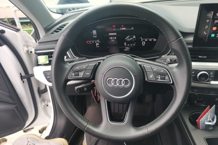 Used Audi A4L 2022 40 TFSI Fashion Dynamic Model Steering Wheel