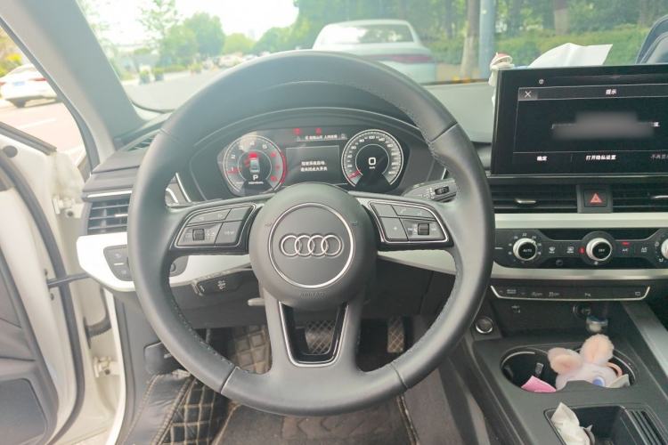Used Audi A4L 2022 40 TFSI Fashion Dynamic Model Steering Wheel