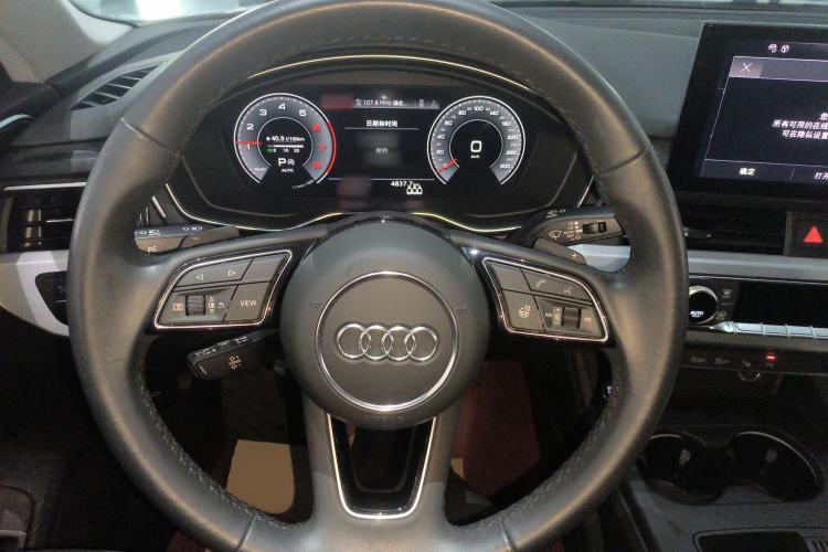 Used Audi A4L 2022 40 TFSI Luxury Dynamic Model Steering Wheel