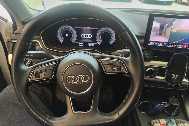 Used Audi A4L 2022 40 TFSI Luxury Dynamic Model Steering Wheel