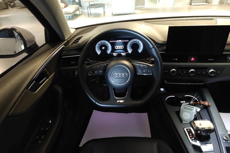 Used Audi A4L 2022 40 TFSI Stylish and Elegant Edition Steering Wheel