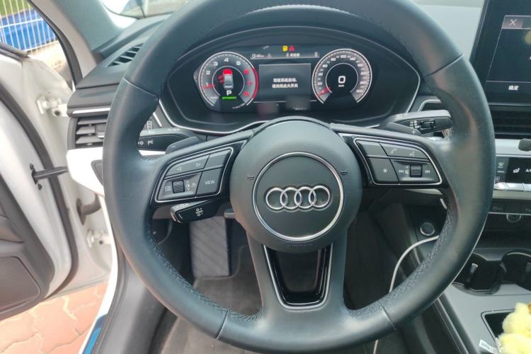 Used Audi A4L 2022 40 TFSI Fashion Dynamic Model Steering Wheel