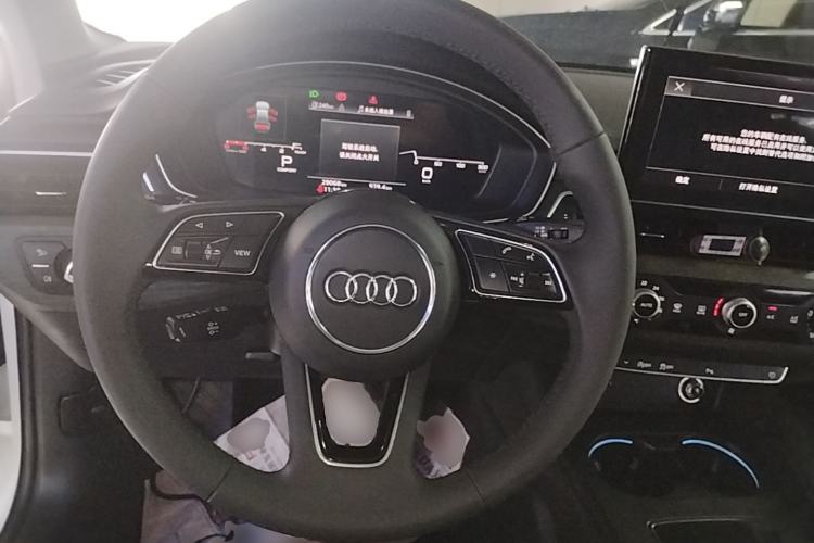 Used Audi A4L 2022 40 TFSI Stylish and Elegant Edition Steering Wheel