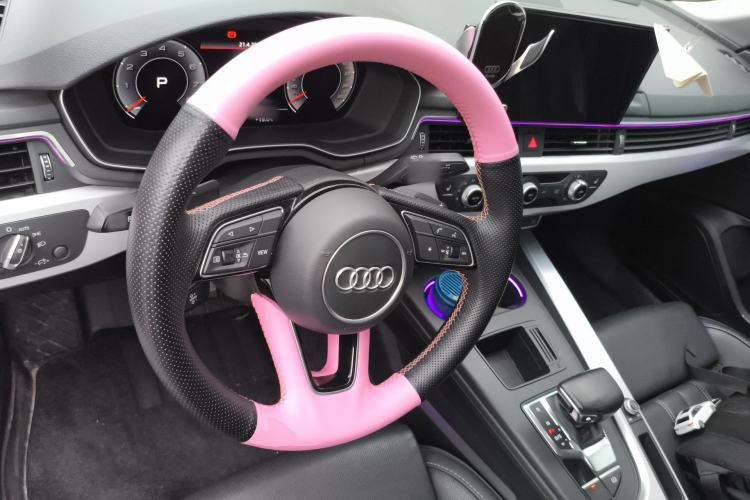 Used Audi A4L 2022 40 TFSI Fashion Dynamic Model Steering Wheel