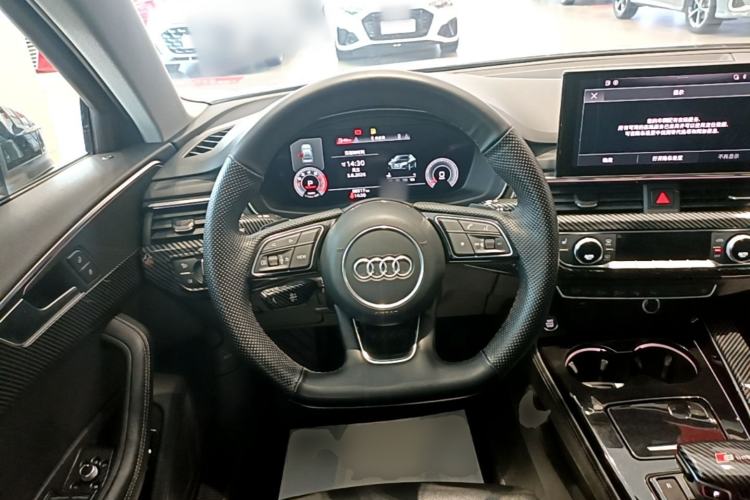 Used Audi A4L 2022 40 TFSI Luxury Dynamic Model Steering Wheel