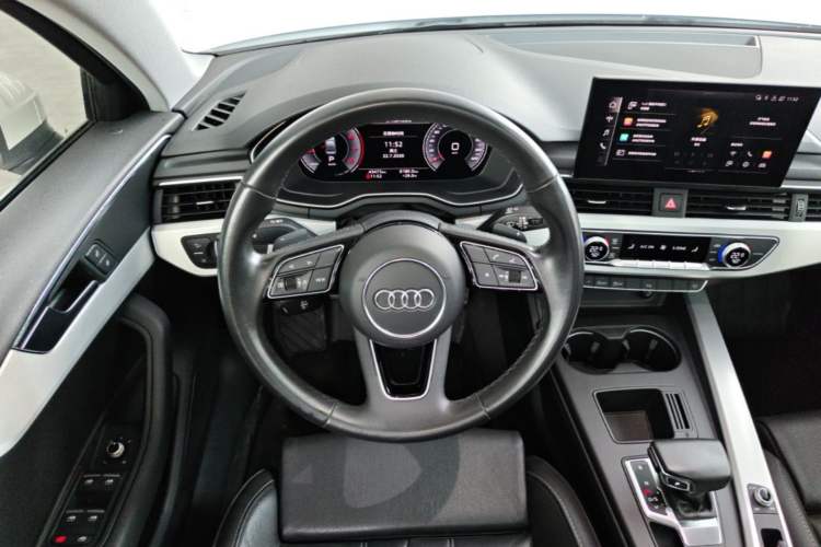 Used Audi A4L 2022 40 TFSI Fashion Dynamic Model Steering Wheel