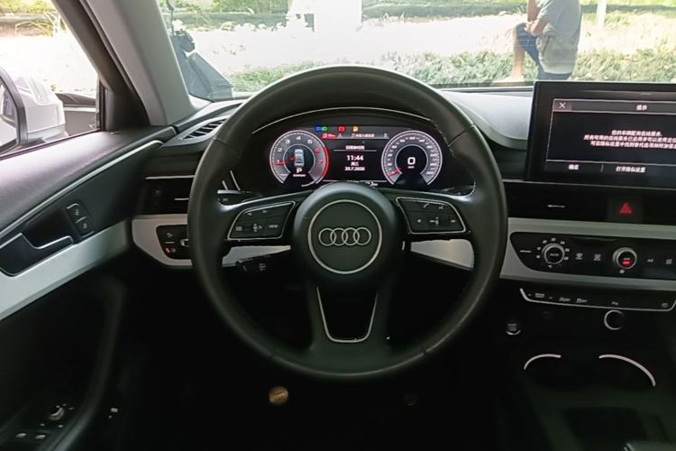 Used Audi A4L 2022 40 TFSI Fashion Dynamic Model Steering Wheel