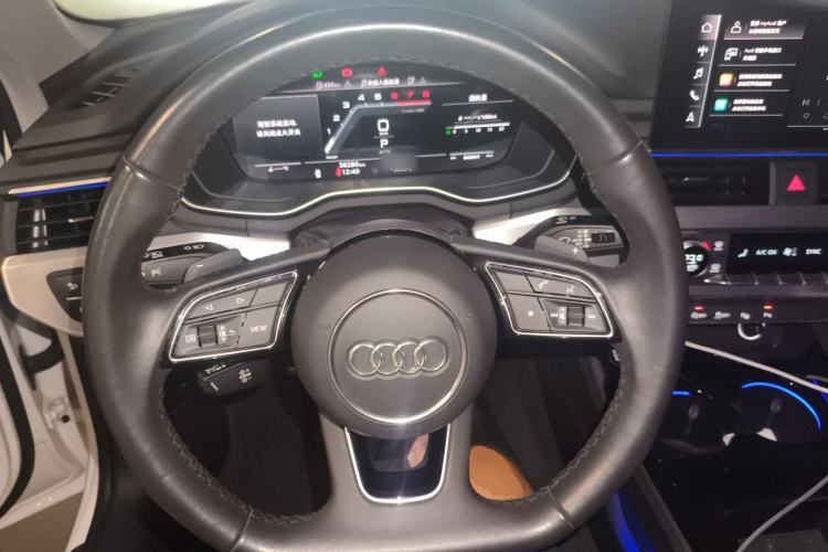 Used Audi A4L 2022 40 TFSI Luxury Dynamic Model Steering Wheel