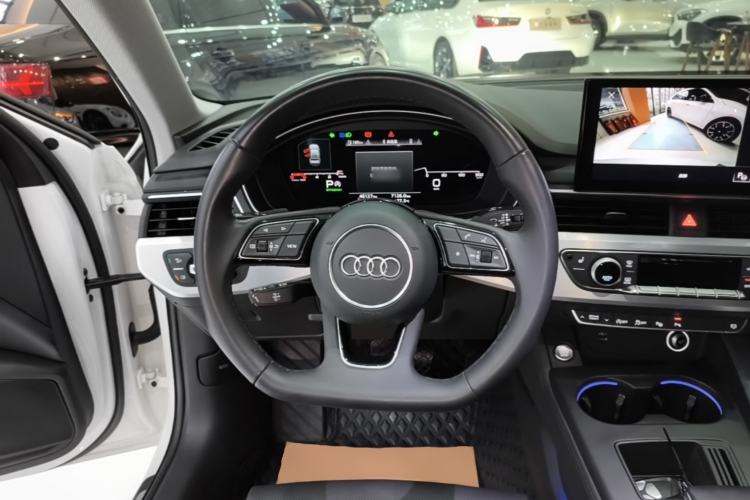Used Audi A4L 2022 40 TFSI Luxury Dynamic Model Steering Wheel