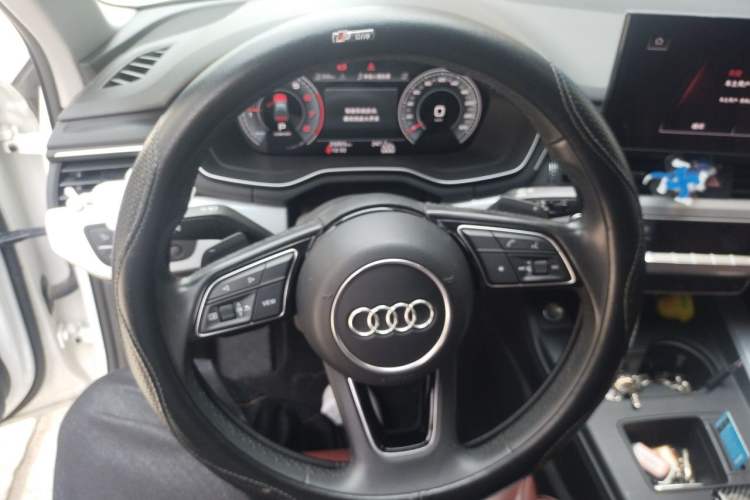 Used Audi A4L 2022 40 TFSI Fashion Dynamic Model Steering Wheel