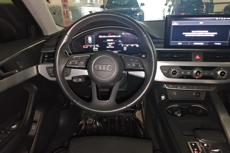 Used Audi A4L 2022 40 TFSI Fashion Dynamic Model Steering Wheel