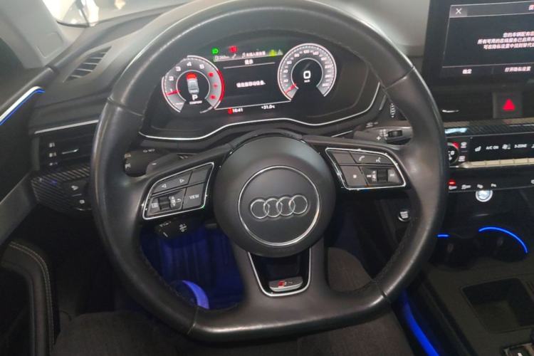 Used Audi A4L 2022 40 TFSI Luxury Dynamic Model Steering Wheel