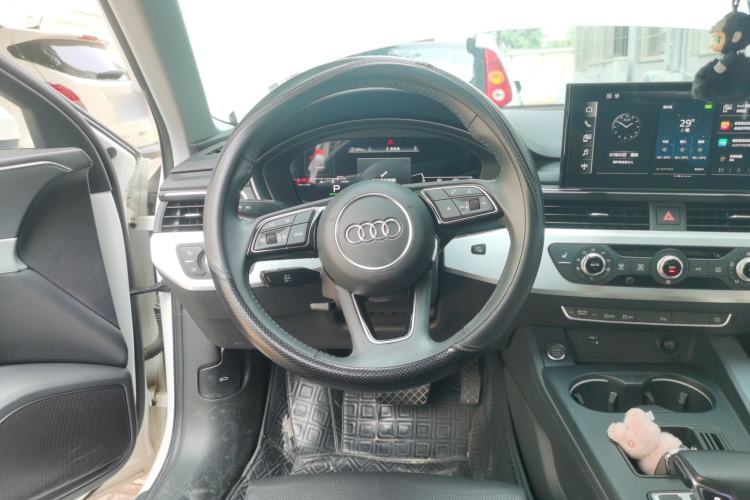Used Audi A4L 2022 40 TFSI Fashion Dynamic Model Steering Wheel