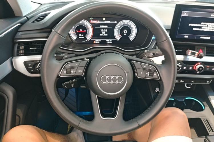 Used Audi A4L 2022 40 TFSI Fashion Dynamic Model Steering Wheel