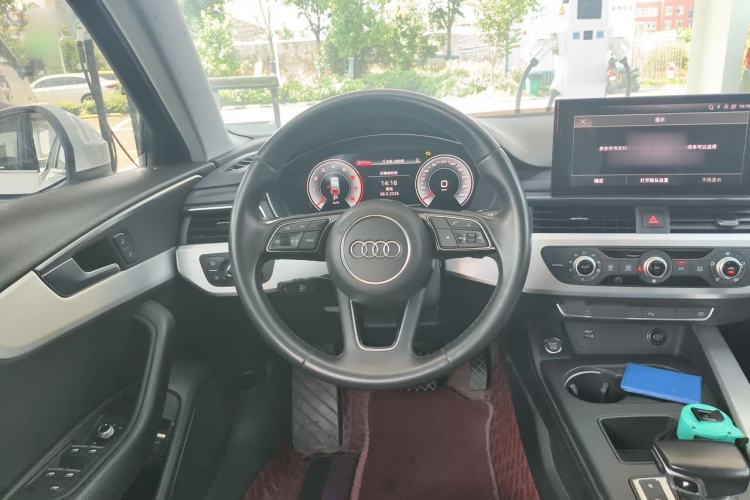 Used Audi A4L 2022 40 TFSI Fashion Dynamic Model Steering Wheel