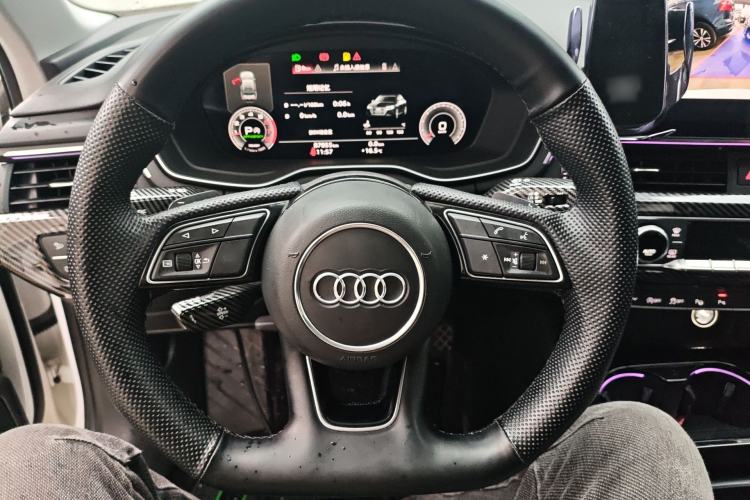 Used Audi A4L 2022 40 TFSI Luxury Dynamic Model Steering Wheel