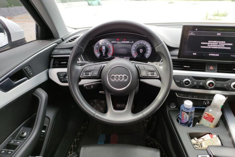Used Audi A4L 2022 40 TFSI Fashion Dynamic Model Steering Wheel