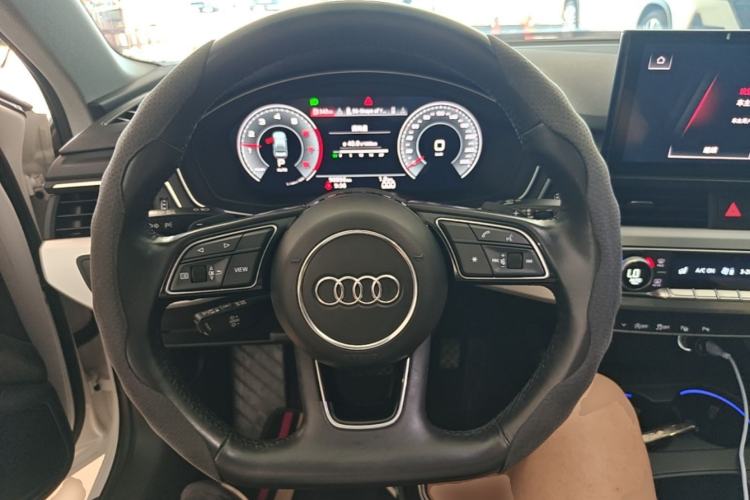 Used Audi A4L 2022 40 TFSI Luxury Dynamic Model Steering Wheel