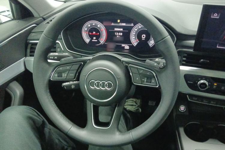 Used Audi A4L 2022 40 TFSI Fashion Dynamic Model Steering Wheel