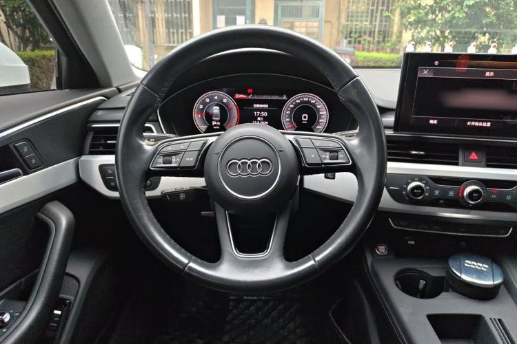 Used Audi A4L 2022 40 TFSI Fashion Dynamic Model Steering Wheel