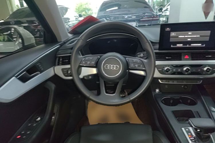 Used Audi A4L 2022 40 TFSI Fashion Dynamic Model Steering Wheel