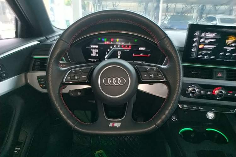 Used Audi A4L 2022 40 TFSI Fashion Dynamic Model Steering Wheel