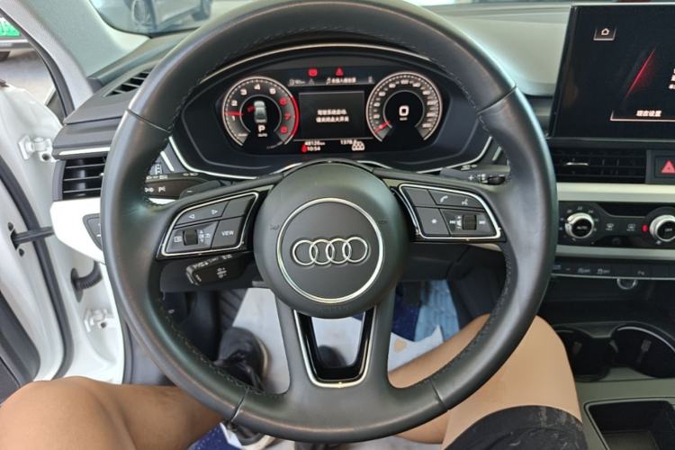 Used Audi A4L 2022 40 TFSI Fashion Dynamic Model Steering Wheel