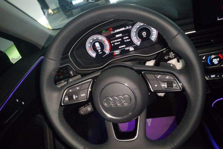 Used Audi A4L 2022 40 TFSI Luxury Dynamic Model Steering Wheel
