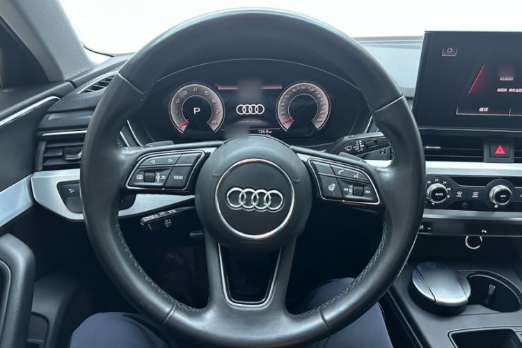 Used Audi A4L 2022 40 TFSI Fashion Dynamic Model Steering Wheel