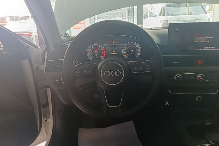 Used Audi A4L 2022 40 TFSI Fashion Dynamic Model Steering Wheel