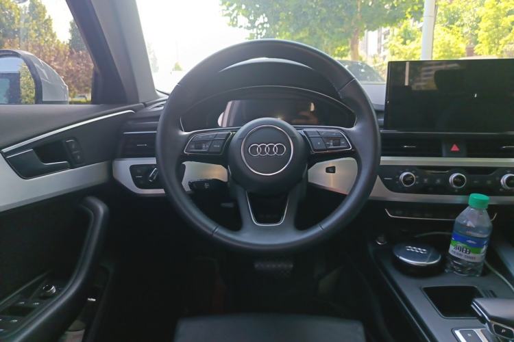 Used Audi A4L 2022 40 TFSI Fashion Dynamic Model Steering Wheel