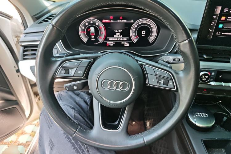Used Audi A4L 2022 40 TFSI Fashion Dynamic Model Steering Wheel
