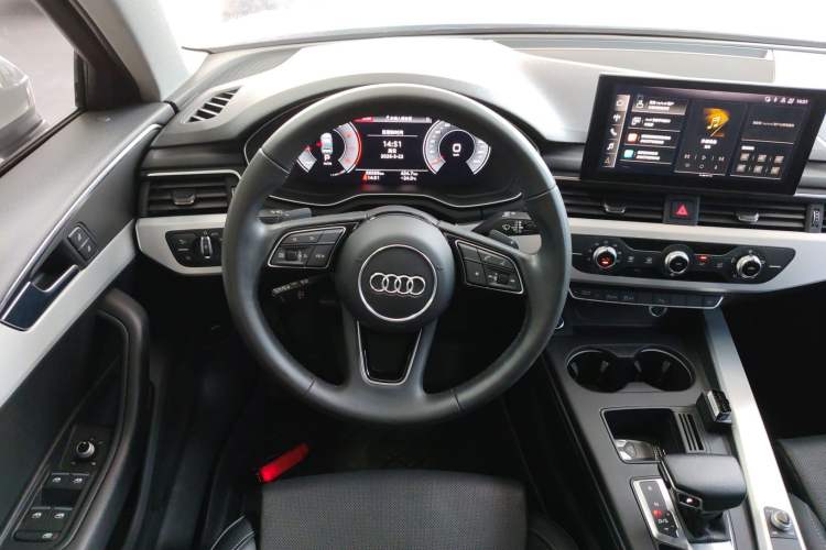 Used Audi A4L 2022 40 TFSI Fashion Dynamic Model Steering Wheel